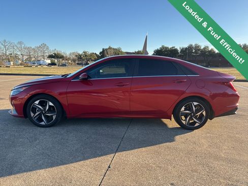 Used 2022 Hyundai Elantra Limited image 4