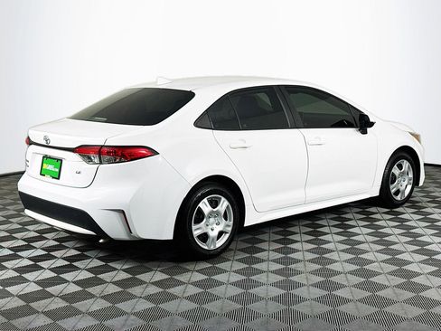 Used 2021 Toyota Corolla LE image 10