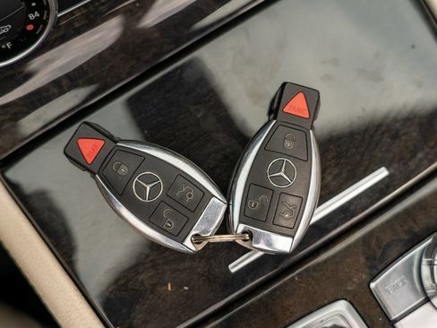 Used 2013 Mercedes-Benz SL 550 image 30