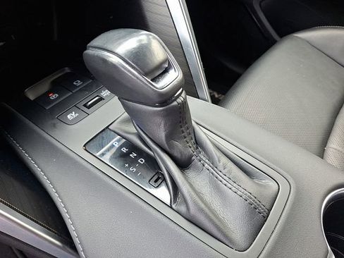 Used 2021 Toyota Venza XLE image 17