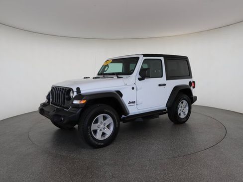 Used 2022 Jeep Wrangler Sport image 3