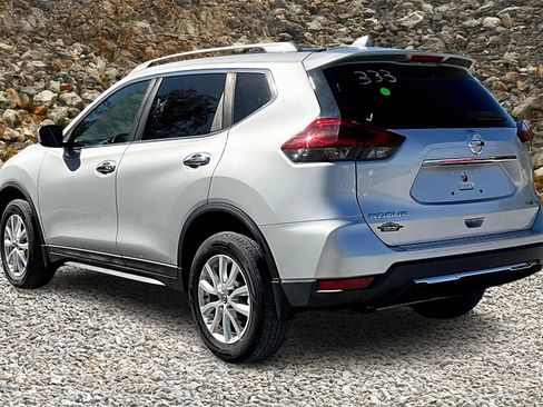 Used 2018 Nissan Rogue SV image 11