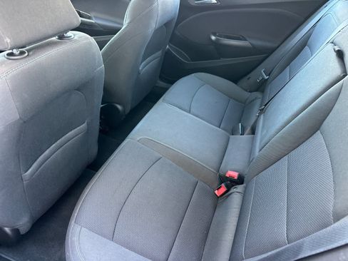Used 2017 Chevrolet Cruze LT w/ Convenience Package FWD image 4