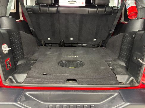 Used 2017 Jeep Wrangler Unlimited Rubicon AWD/4WD image 37