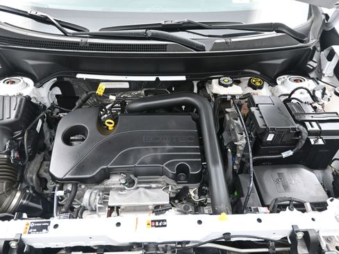 Used 2024 Chevrolet Equinox LS w/ Driver Confidence II Package image 16