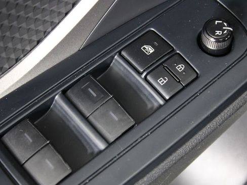 Used 2020 Toyota C-HR LE image 20