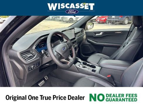 Used 2024 Ford Escape ST-Line Select w/ Tech Pack #2 image 2