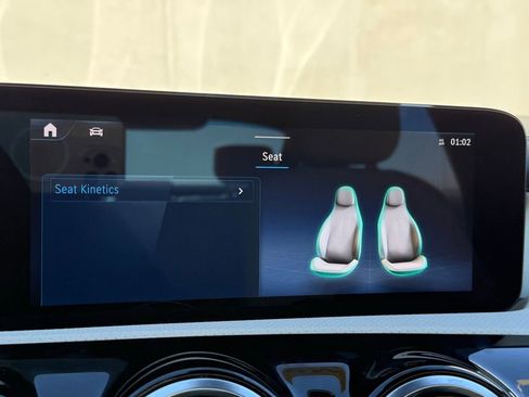 Used 2025 Mercedes-Benz CLA 250 image 12