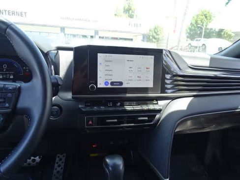 Used 2025 Toyota Camry SE FWD image 27