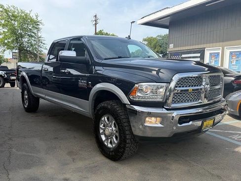 Used 2018 RAM 3500 Laramie w/ Cold Weather Group AWD/4WD image 5