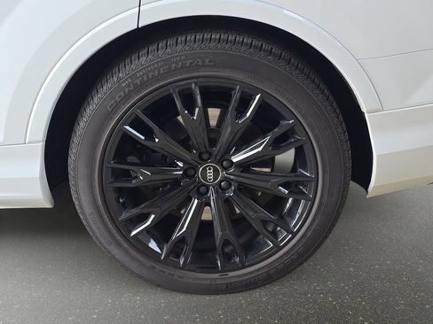 Used 2020 Audi SQ7 Prestige w/ Prestige Package AWD/4WD image 34
