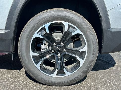 New 2026 Chevrolet Equinox LT w/ Convenience Package II image 24