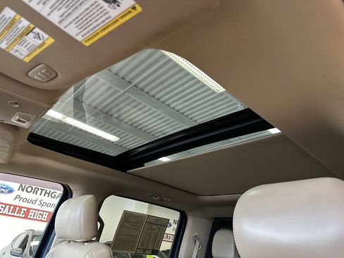 Used 2017 Ford F150 Lariat w/ Equipment Group 502A Luxury image 4