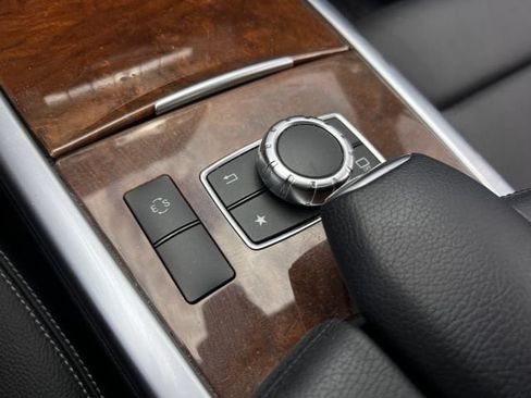 Used 2016 Mercedes-Benz E 350 Sedan w/ Keyless Go Package image 25