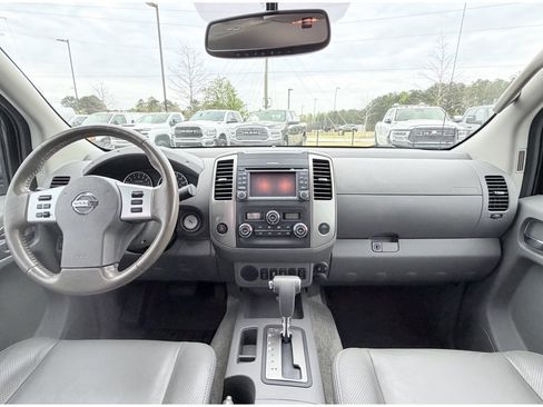 Used 2017 Nissan Frontier SL RWD image 10