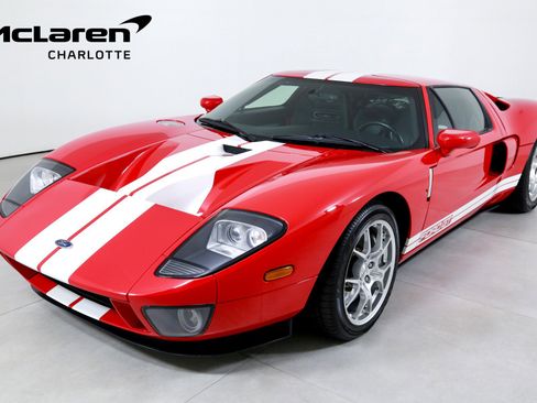 Used 2005 Ford GT image 1
