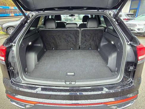 Used 2025 Volkswagen Atlas Cross Sport SE image 13