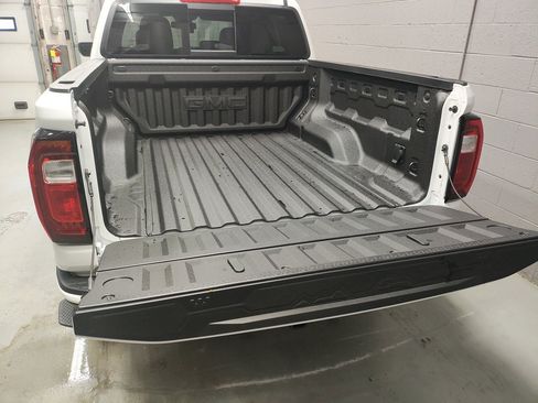 New 2026 GMC Canyon Elevation w/ Convenience Package image 21