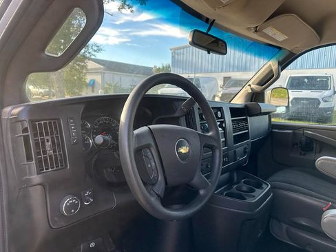 Used 2022 Chevrolet Express 2500 RWD 2500 135 w/ Driver Convenience Package image 13