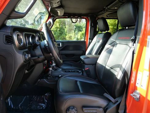 Used 2018 Jeep Wrangler Unlimited Rubicon w/ Cold Weather Group AWD/4WD image 21