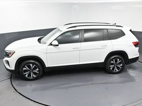 Used 2024 Volkswagen Atlas SE image 48