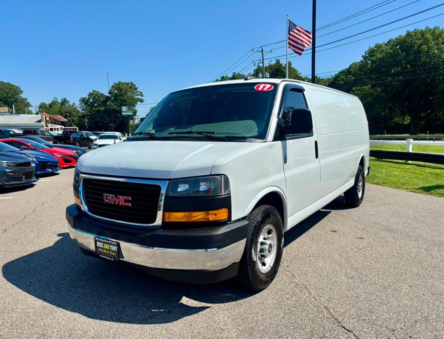 Used 2017 GMC Savana 2500 Extended RWD image 1