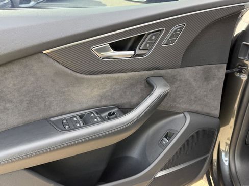 Used 2022 Audi RS Q8 image 11