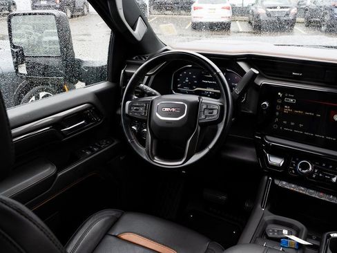 Used 2024 GMC Sierra 3500 AT4 w/ AT4 Premium Plus Package image 9