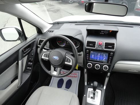 Used 2017 Subaru Forester 2.5i Premium w/ All-Weather Package AWD/4WD image 21