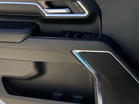 Used 2024 Chevrolet Silverado 2500 LT w/ Texas Edition image 20