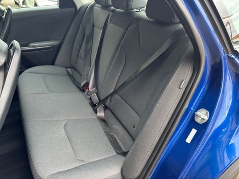 Used 2025 Kia K4 LXS FWD image 37