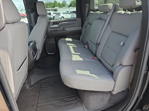 Used 2024 GMC Sierra 2500 SLT w/ SLT Premium Package AWD/4WD image 31