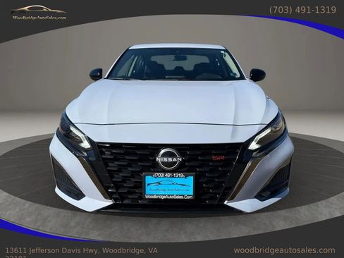 Used 2024 Nissan Altima 2.5 SR image 8