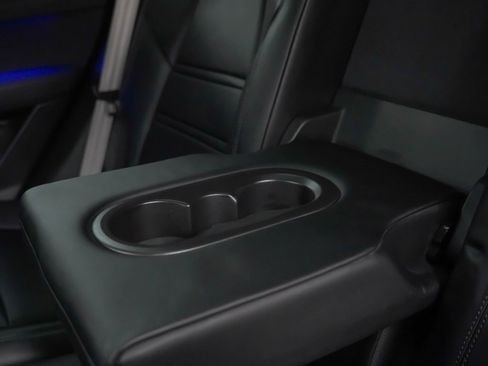 Certified 2023 Porsche Cayenne Platinum Edition image 19