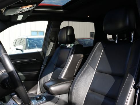 Used 2019 Jeep Grand Cherokee Limited image 13