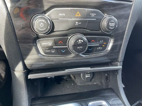 Used 2020 Chrysler 300 Touring w/ Sport Appearance Package image 11