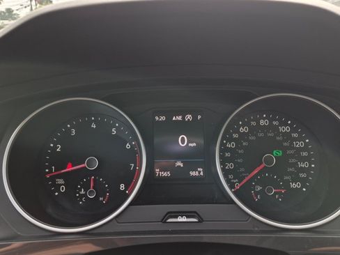 Used 2021 Volkswagen Tiguan S FWD image 9
