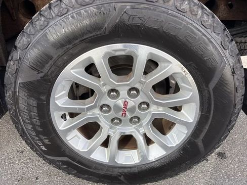 Used 2015 GMC Sierra 1500 SLT w/ Suspension Package, Off-Road image 18