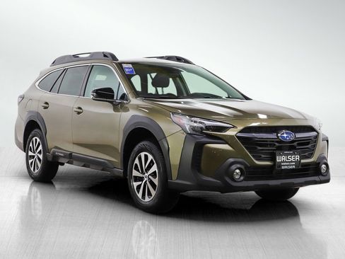 Used 2023 Subaru Outback Premium image 7