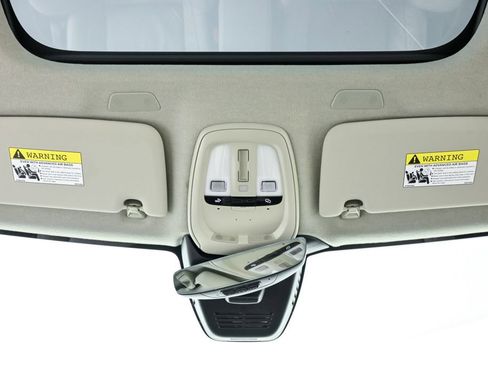 Certified 2024 Volvo XC40 B5 Plus w/ Protection Package Premier image 21