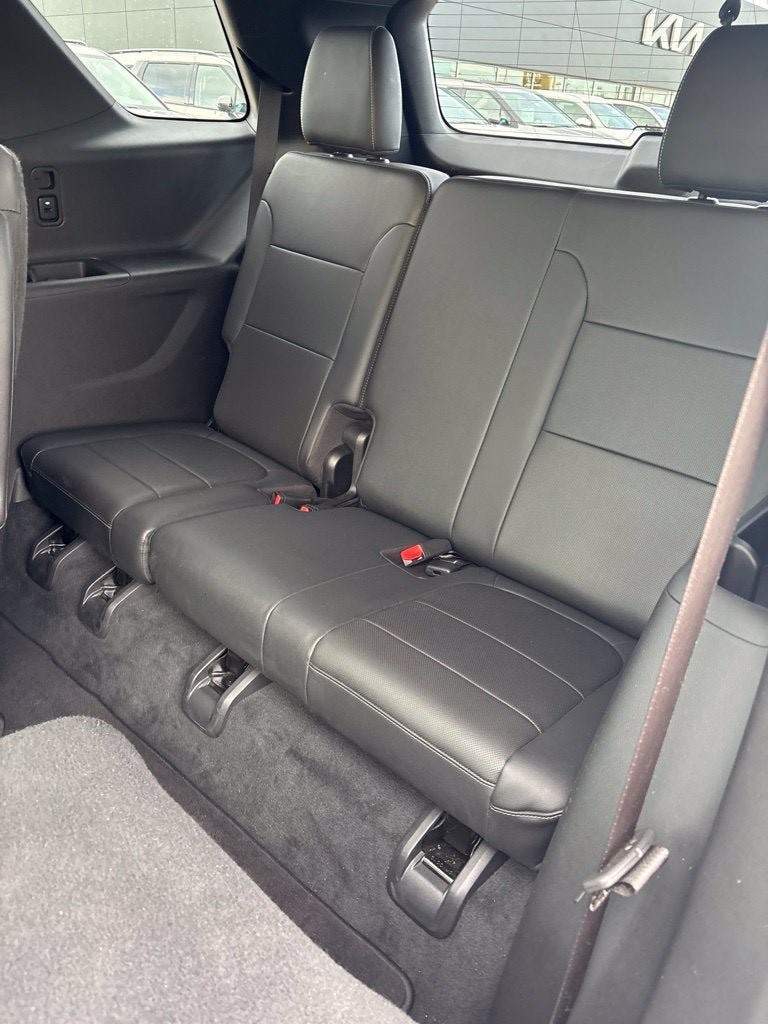 Used 2022 Chevrolet Traverse Premier AWD/4WD image 29
