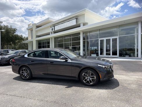 Used 2026 BMW 530i RWD image 1