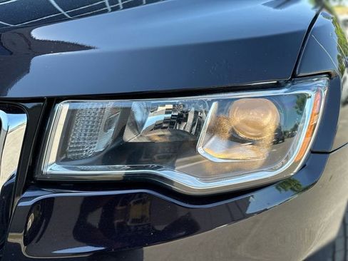 Used 2018 Jeep Grand Cherokee Limited AWD/4WD image 9