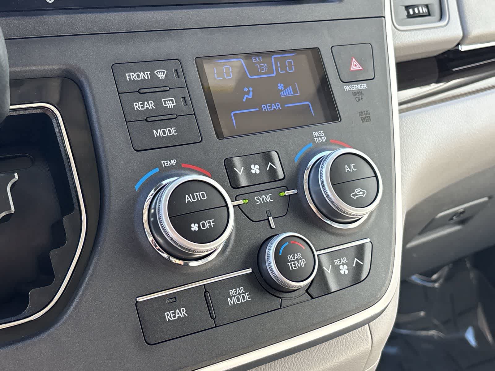 Used 2020 Toyota Sienna XLE FWD image 20
