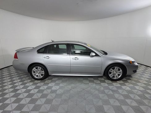 Used 2011 Chevrolet Impala LT w/ Luxury Edition Package FWD image 4