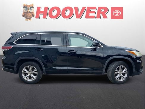 Used 2015 Toyota Highlander XLE image 2