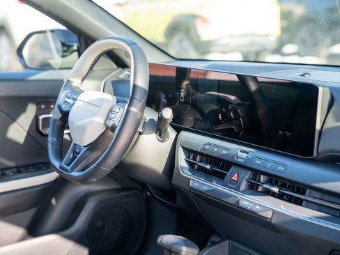 Used 2025 Kia K4 GT-Line Turbo image 11