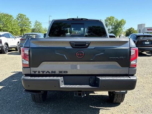 Used 2023 Nissan Titan PRO-4X w/ Pro-4x Convenience Package AWD/4WD image 3