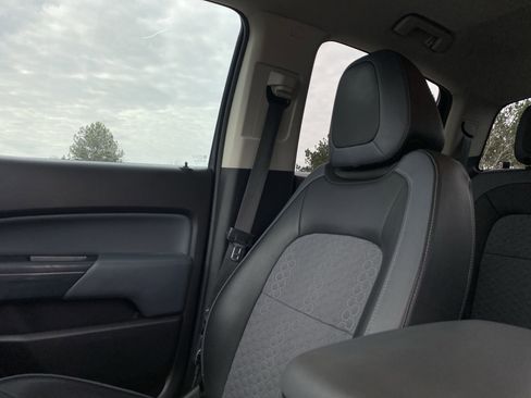 Used 2015 Chevrolet Colorado Z71 image 28