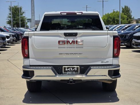 Used 2025 GMC Sierra 1500 SLT AWD/4WD image 13